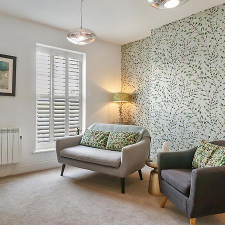 3, Gainsborough House Apartment เชลเทนแฮม ภายนอก รูปภาพ