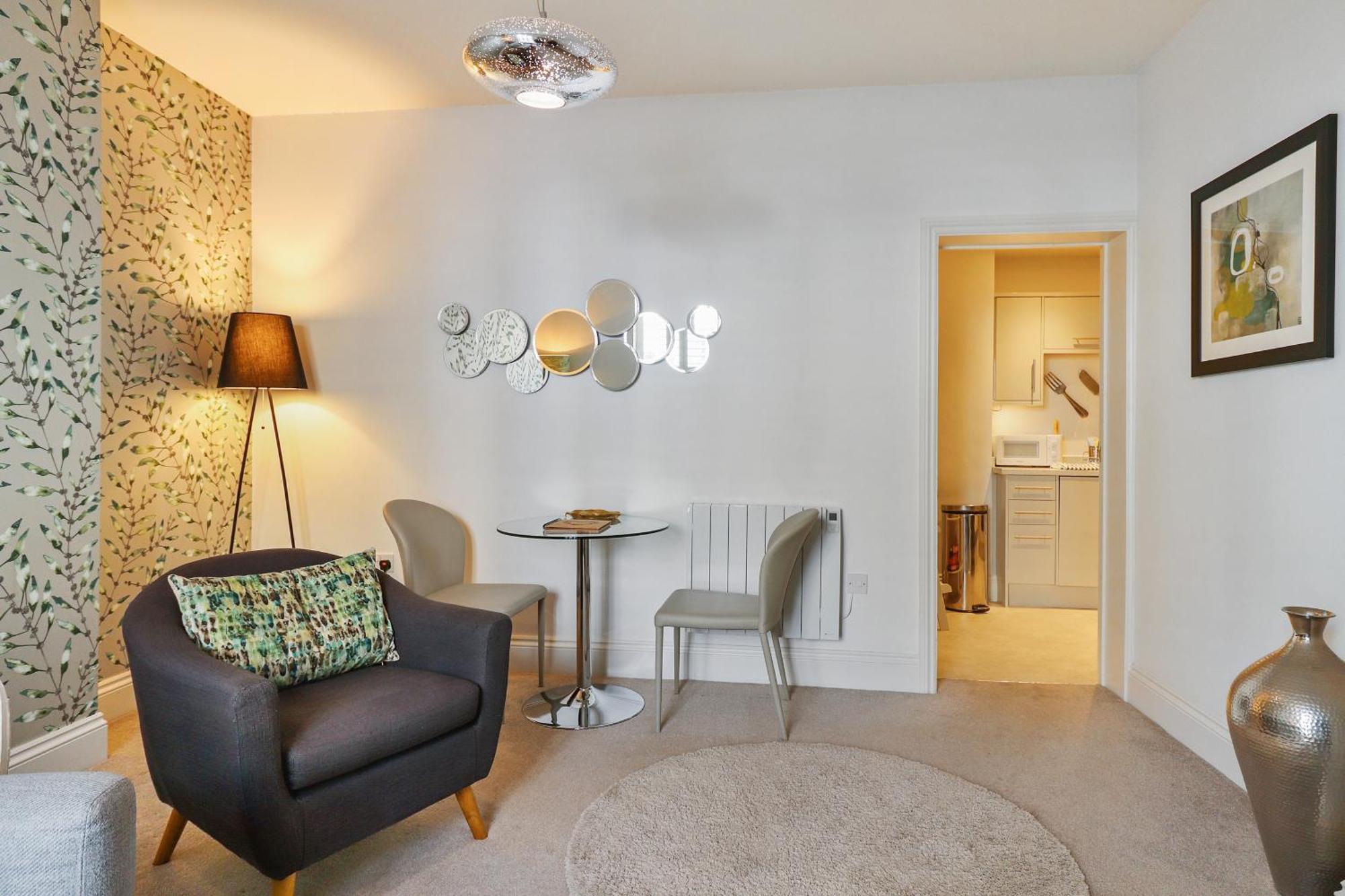 3, Gainsborough House Apartment เชลเทนแฮม ภายนอก รูปภาพ