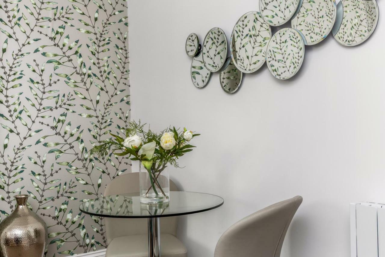 3, Gainsborough House Apartment เชลเทนแฮม ภายนอก รูปภาพ
